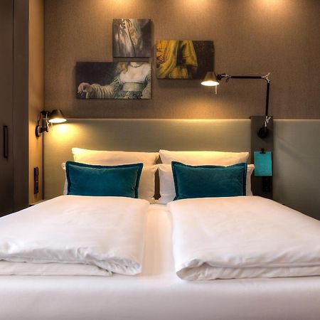 Motel One Amsterdam-Waterlooplein Esterno foto
