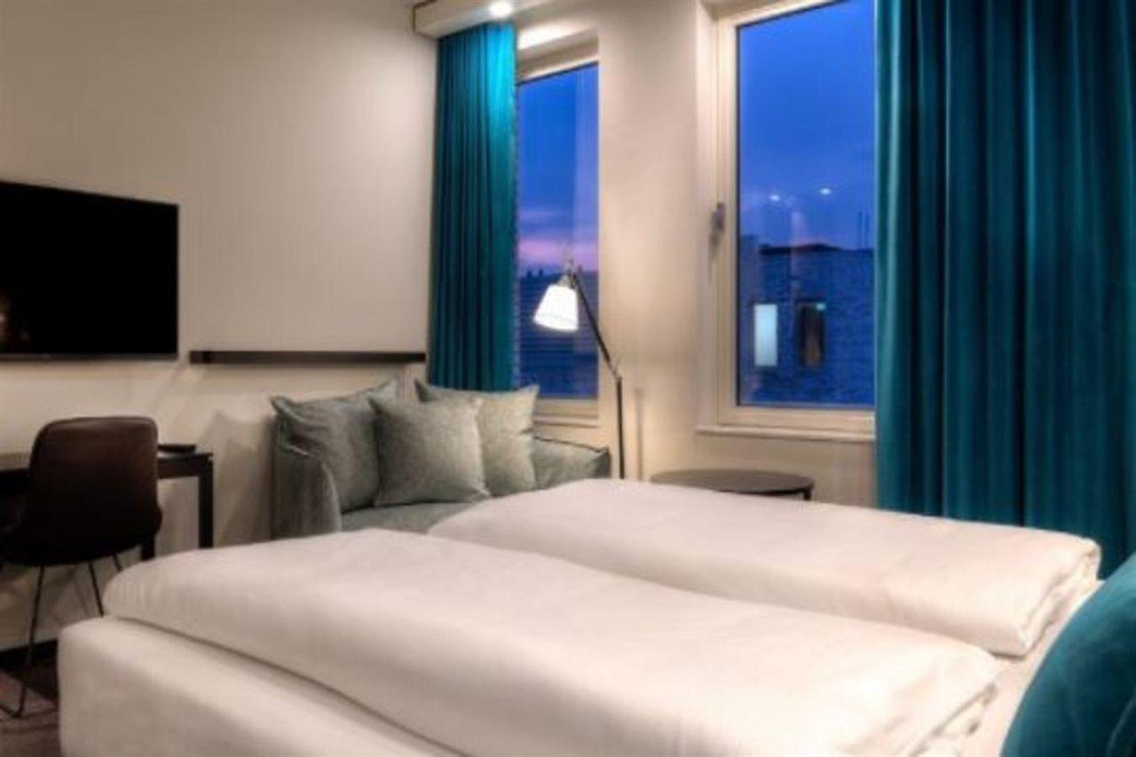 Motel One Amsterdam-Waterlooplein Esterno foto
