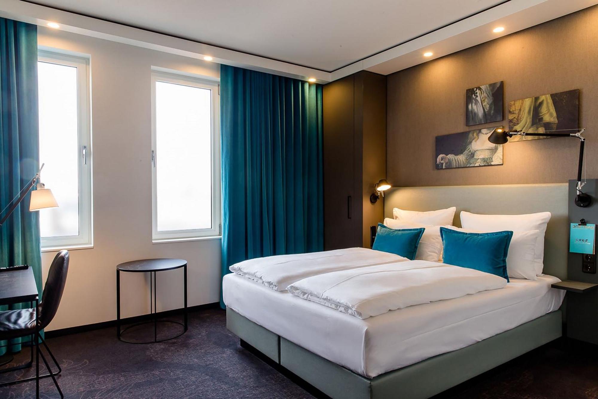 Motel One Amsterdam-Waterlooplein Esterno foto