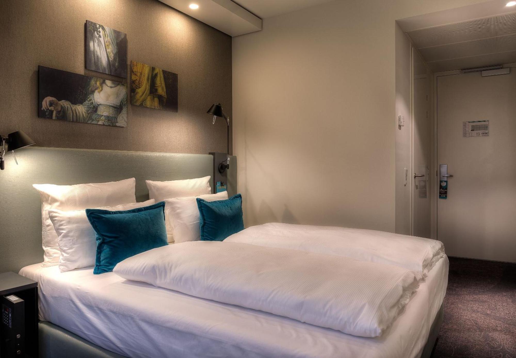 Motel One Amsterdam-Waterlooplein Esterno foto