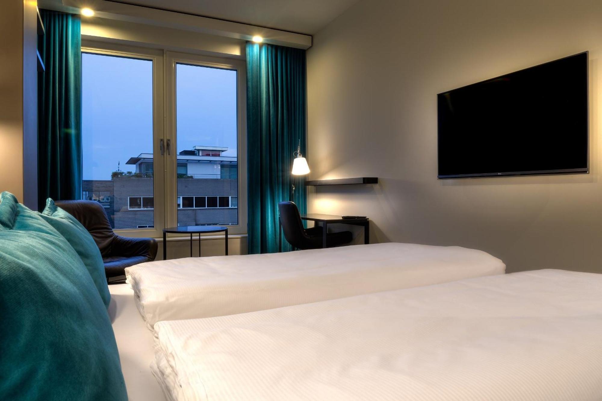 Motel One Amsterdam-Waterlooplein Esterno foto