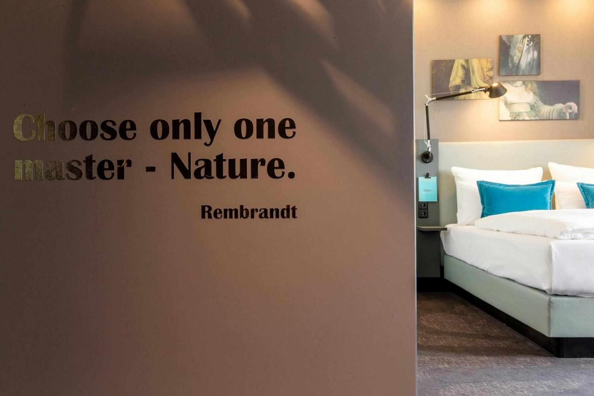 Motel One Amsterdam-Waterlooplein Esterno foto