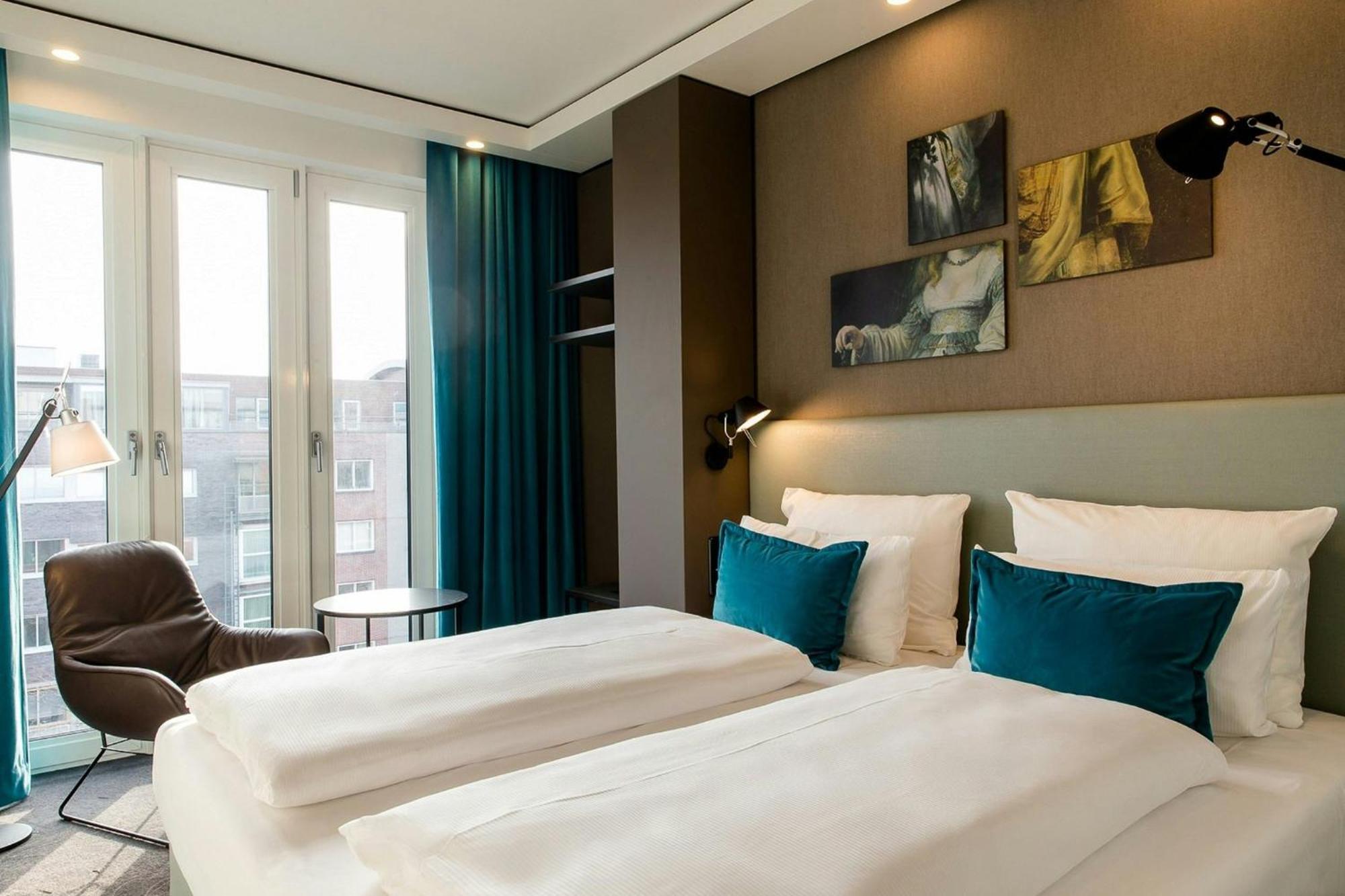 Motel One Amsterdam-Waterlooplein Esterno foto